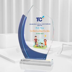 Cúp pha lê kính tặng cho gia đình