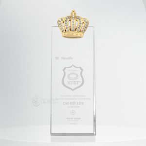 Cúp pha lê Milano Luxury gắn vương miệng